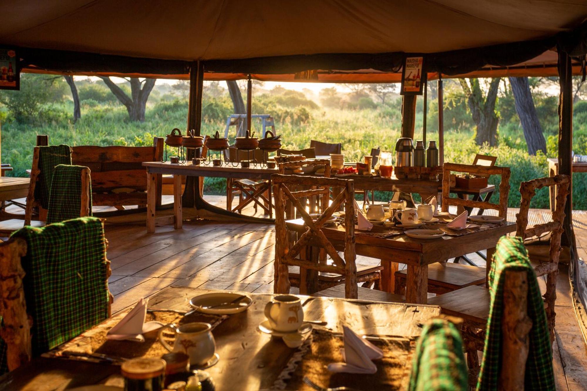 Baobab Tented Camp * Kwa Kuchinia